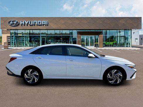 New 2026 Hyundai Elantra Limited image 9