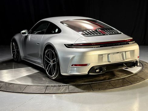Used 2025 Porsche 911 Carrera T RWD image 8