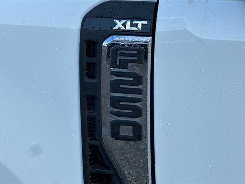 Used 2023 Ford F250 XLT w/ FX4 Off-Road Package image 24