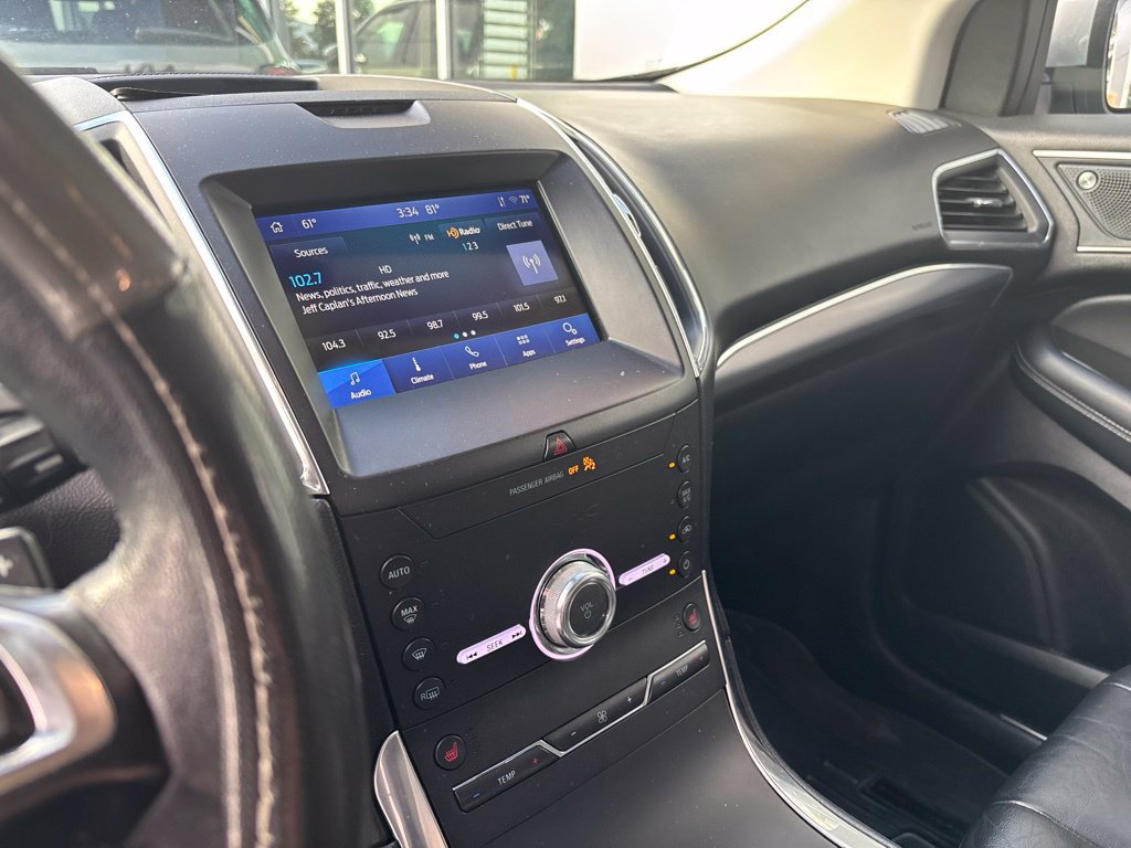 Used 2020 Ford Edge Titanium AWD/4WD image 5
