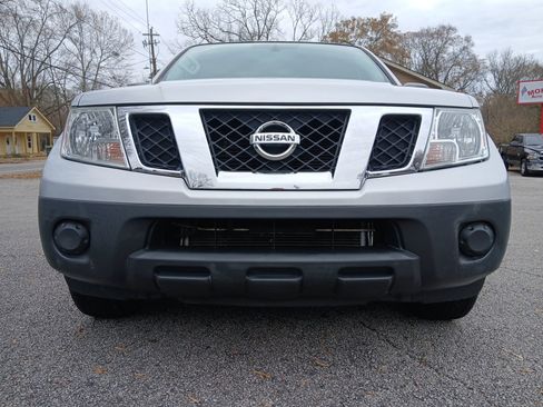 Used 2019 Nissan Frontier S image 3