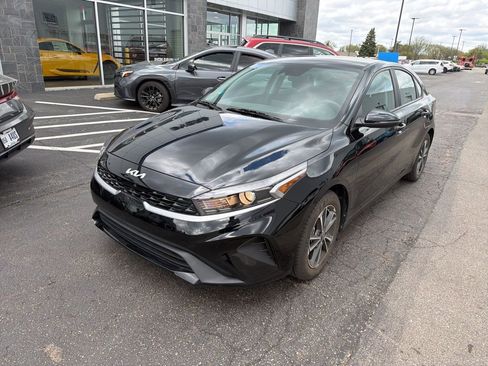 Used 2023 Kia Forte LXS w/ LXS Technology Package image 4