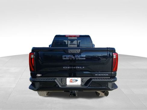 New 2026 GMC Sierra 2500 Denali Ultimate w/ LPO, Black Badging Package image 4