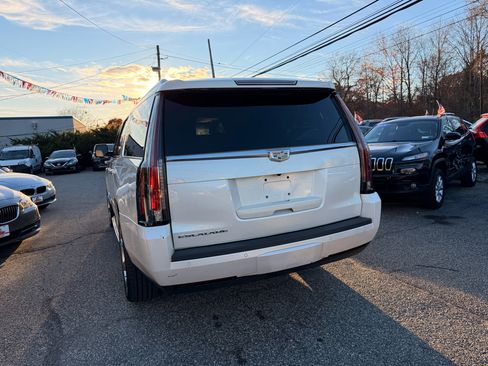 Used 2015 Cadillac Escalade ESV Luxury image 6