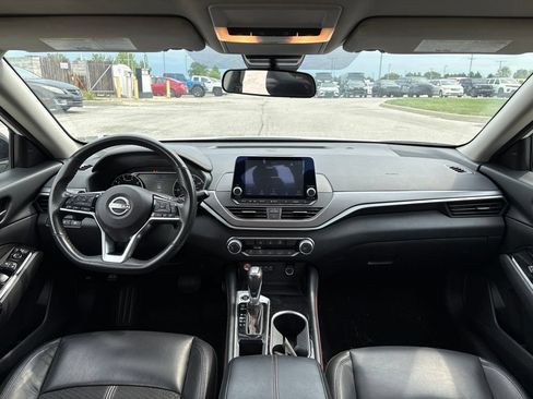 Used 2025 Nissan Altima 2.5 SR FWD image 19
