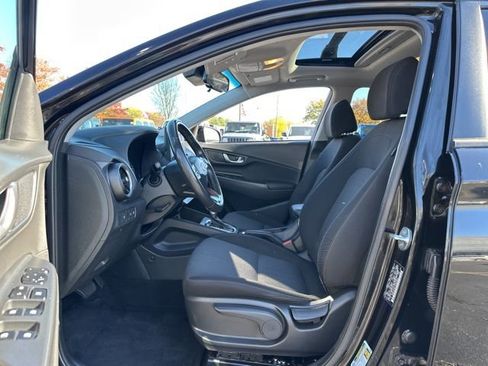 Used 2022 Hyundai Kona SEL w/ Convenience Package image 11