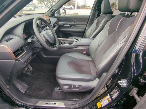 Certified 2025 Toyota Grand Highlander AWD Hybrid image 8