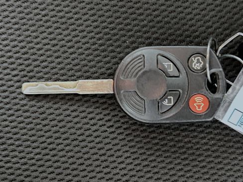 Used 2013 Ford Focus SE w/ SE Winter Pkg image 33