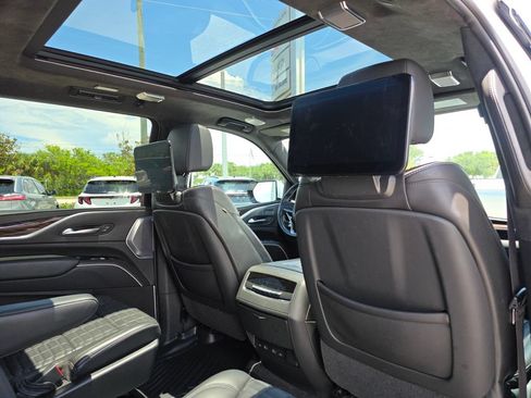 Used 2022 Cadillac Escalade ESV Sport Platinum w/ LPO, ONYX Package RWD image 17