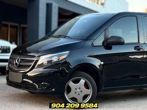 Used 2018 Mercedes-Benz Metris Passenger image 2
