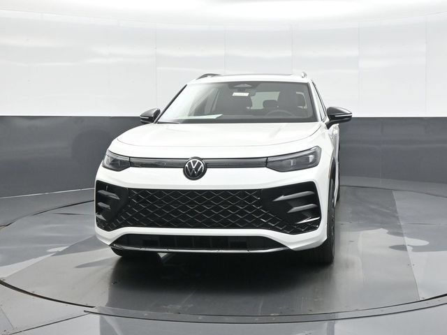 New 2026 Volkswagen Tiguan SE R-Line AWD/4WD image 2