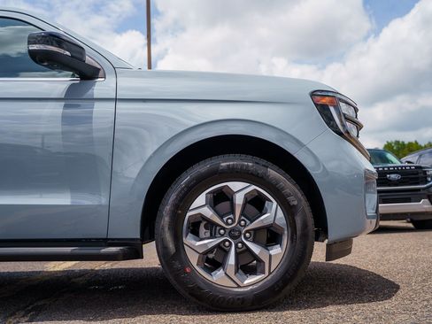 New 2027 Ford Expedition Active RWD image 7