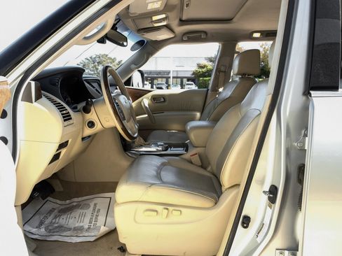 Used 2016 INFINITI QX80 2WD w/ Driver's Assistance Package image 4