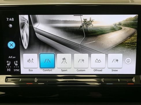 Used 2024 Volkswagen Atlas SE w/ Black Wheel Package image 28