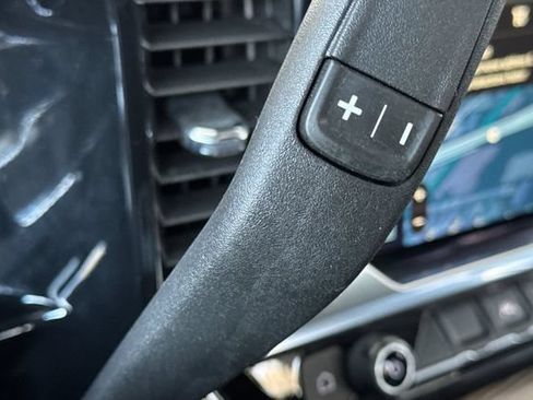 Used 2025 Chevrolet Silverado 1500 LT AWD/4WD image 40