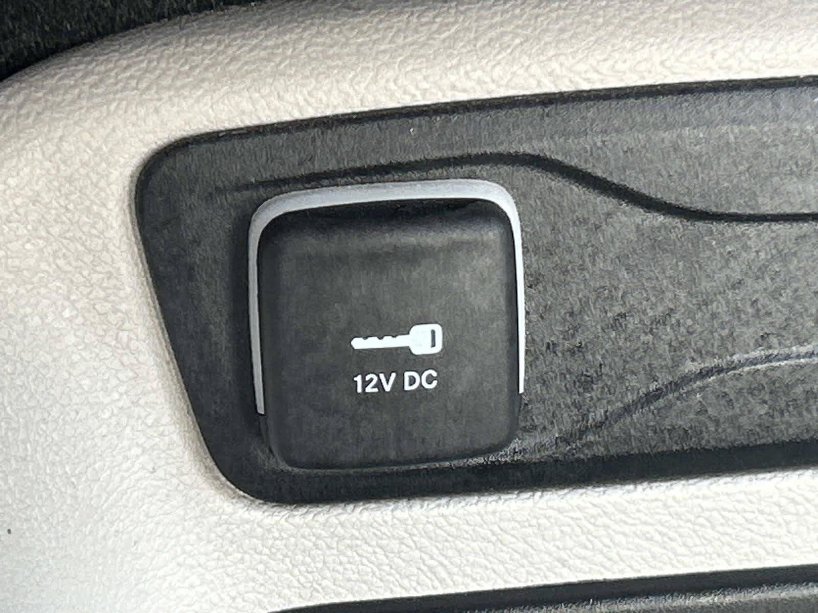 Used 2024 Chrysler Pacifica Touring-L FWD image 34