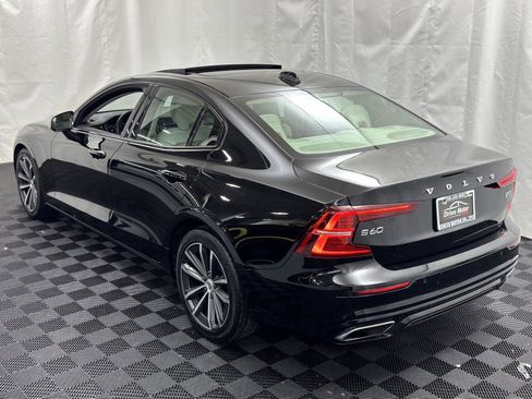 Used 2022 Volvo S60 B5 Momentum AWD/4WD image 6