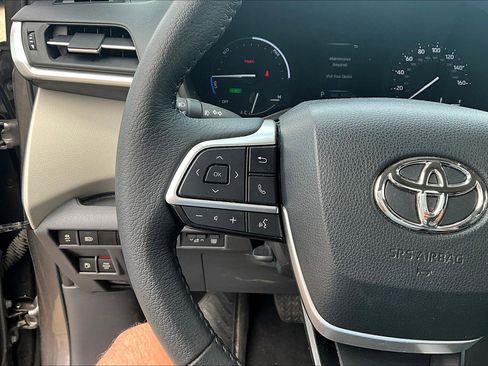 Used 2023 Toyota Sienna XLE image 22