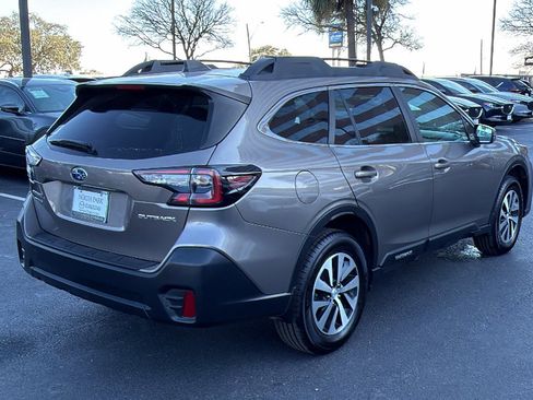 Used 2021 Subaru Outback Premium image 8