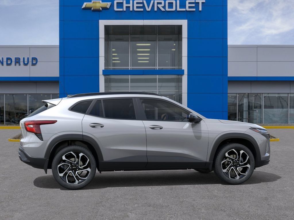 New 2026 Chevrolet Trax RS w/ Sunroof Package FWD image 5