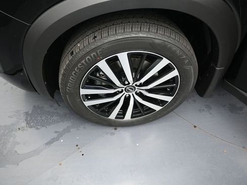 Used 2025 Nissan Pathfinder Platinum AWD/4WD image 43
