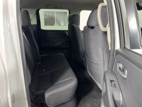Used 2022 Nissan Frontier S AWD/4WD image 6