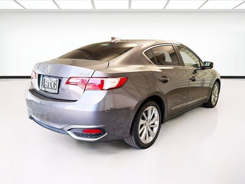 Used 2018 Acura ILX FWD image 4