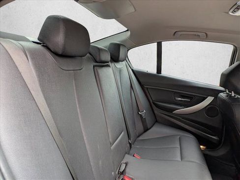 Used 2018 BMW 320i xDrive Sedan image 28