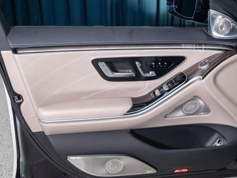 Used 2025 Mercedes-Benz Maybach S 680 4MATIC image 13