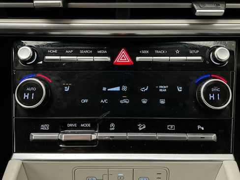 Used 2025 Hyundai Santa Fe SEL image 26