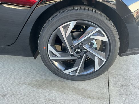 New 2026 Hyundai Elantra Limited FWD image 20