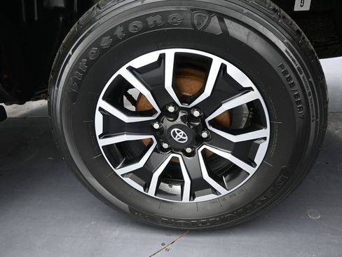 Used 2023 Toyota Tacoma TRD Sport AWD/4WD image 38