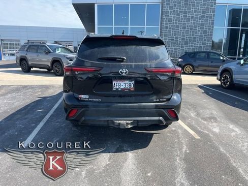 Used 2024 Toyota Highlander XLE image 6