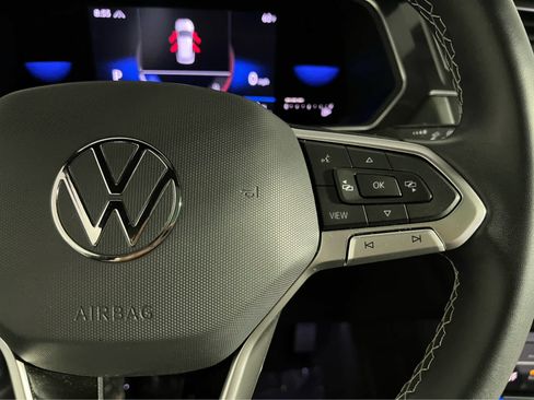 Used 2022 Volkswagen Tiguan SE w/ Panoramic Sunroof Package image 20