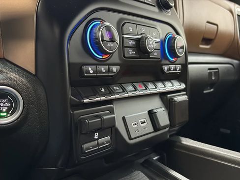 Used 2022 Chevrolet Silverado 2500 High Country w/ Technology Package image 25