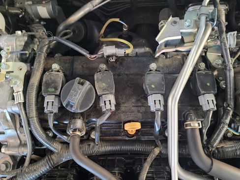 Used 2025 Nissan Altima 2.5 SV FWD image 30