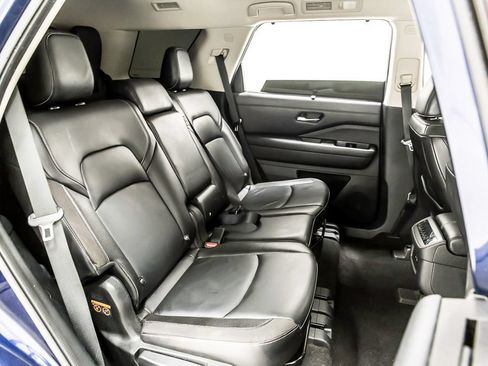 Used 2022 Nissan Pathfinder SL w/ Lighting Package (N92) FWD image 34