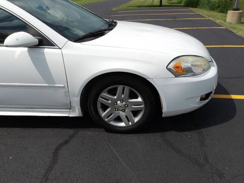 Used 2011 Chevrolet Impala LT w/ Luxury Edition Package FWD image 27