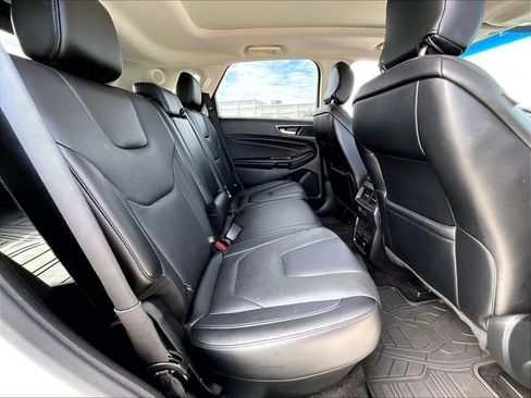 Used 2016 Ford Edge Titanium w/ Equipment Group 302A AWD/4WD image 16