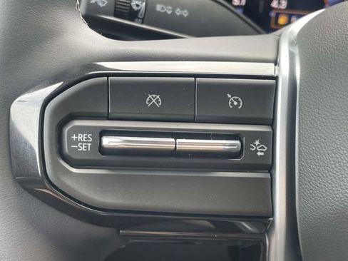 New 2026 Chevrolet Colorado ZR2 w/ Technology Package AWD/4WD image 18