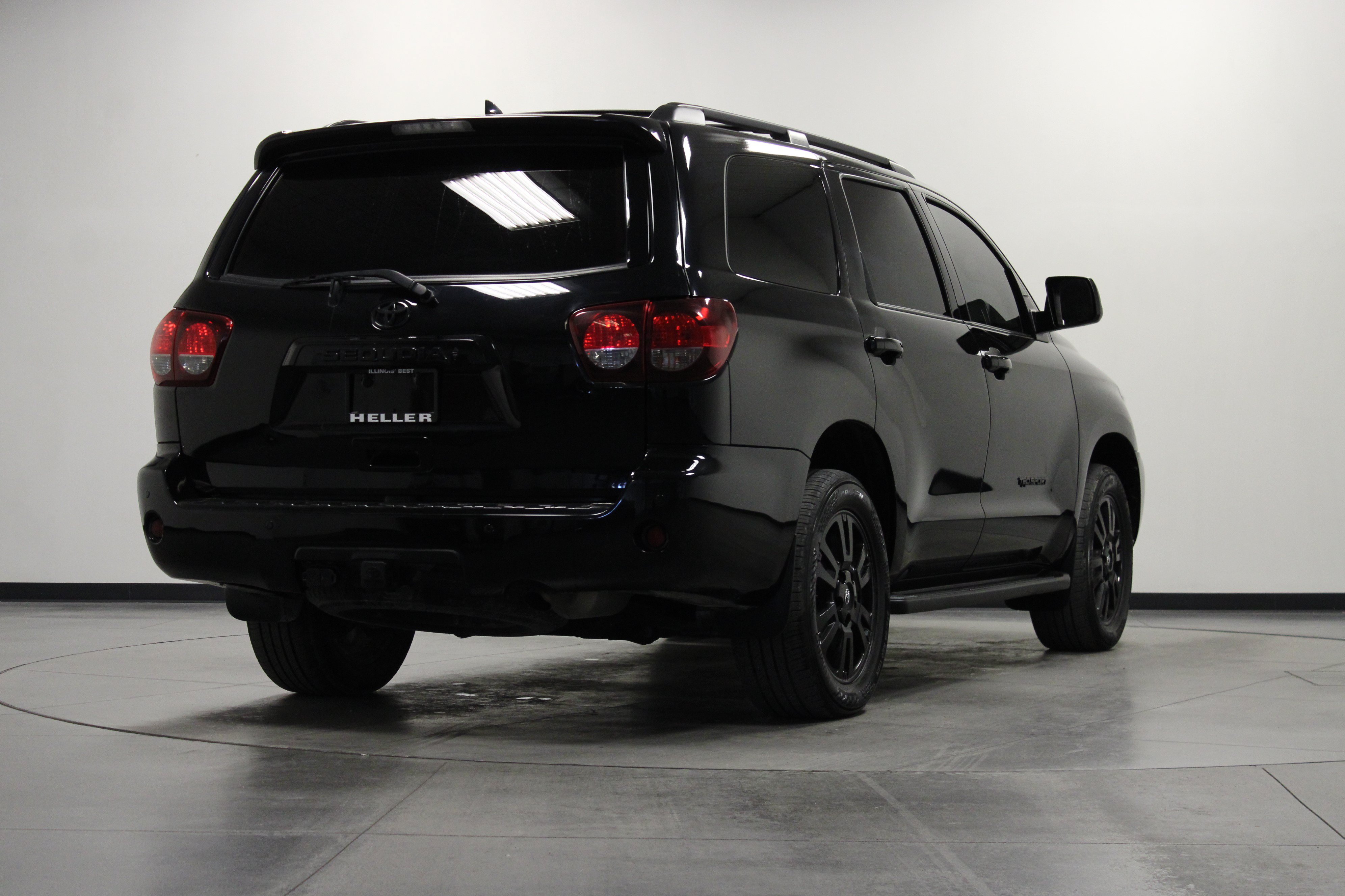 Used 2021 Toyota Sequoia TRD Sport w/ TRD Sport Premium Package AWD/4WD image 4