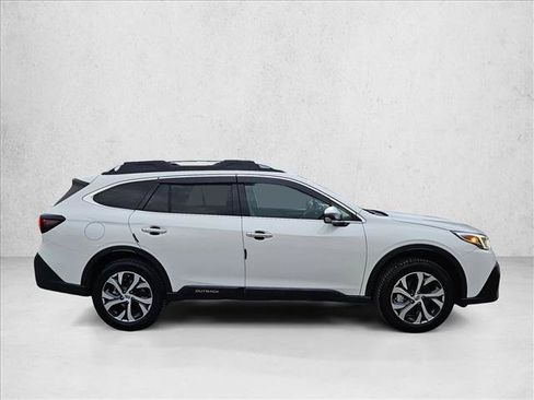 Used 2022 Subaru Outback Touring AWD/4WD image 4