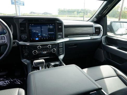 New 2025 Ford F150 Lariat w/ Equipment Group 502A High image 19