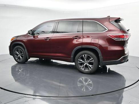 Used 2016 Toyota Highlander XLE AWD/4WD image 5