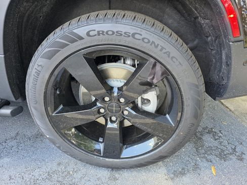 New 2026 Land Rover Defender 130 S image 9