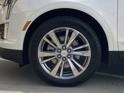 Certified 2025 Cadillac XT5 Premium Luxury image 10
