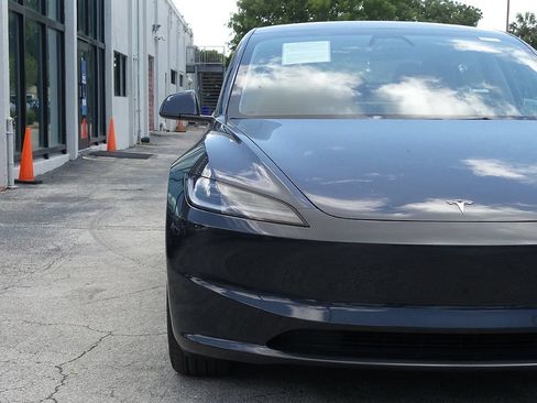 Used 2025 Tesla Model 3 Long Range RWD image 13