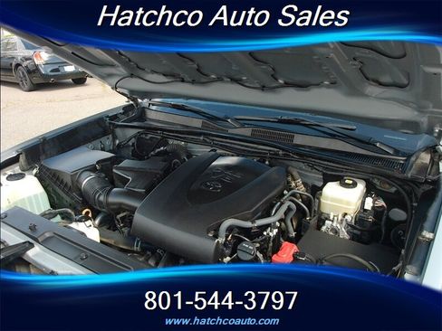 Used 2021 Toyota Tacoma TRD Off-Road AWD/4WD image 11