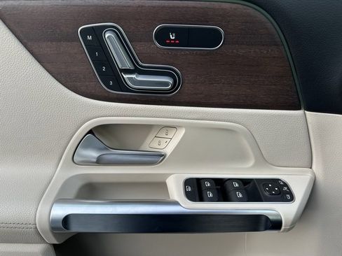 Certified 2022 Mercedes-Benz GLB 250 4MATIC image 16