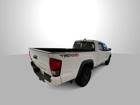 Certified 2019 Toyota Tacoma TRD Off-Road w/ Technology Package AWD/4WD image 8